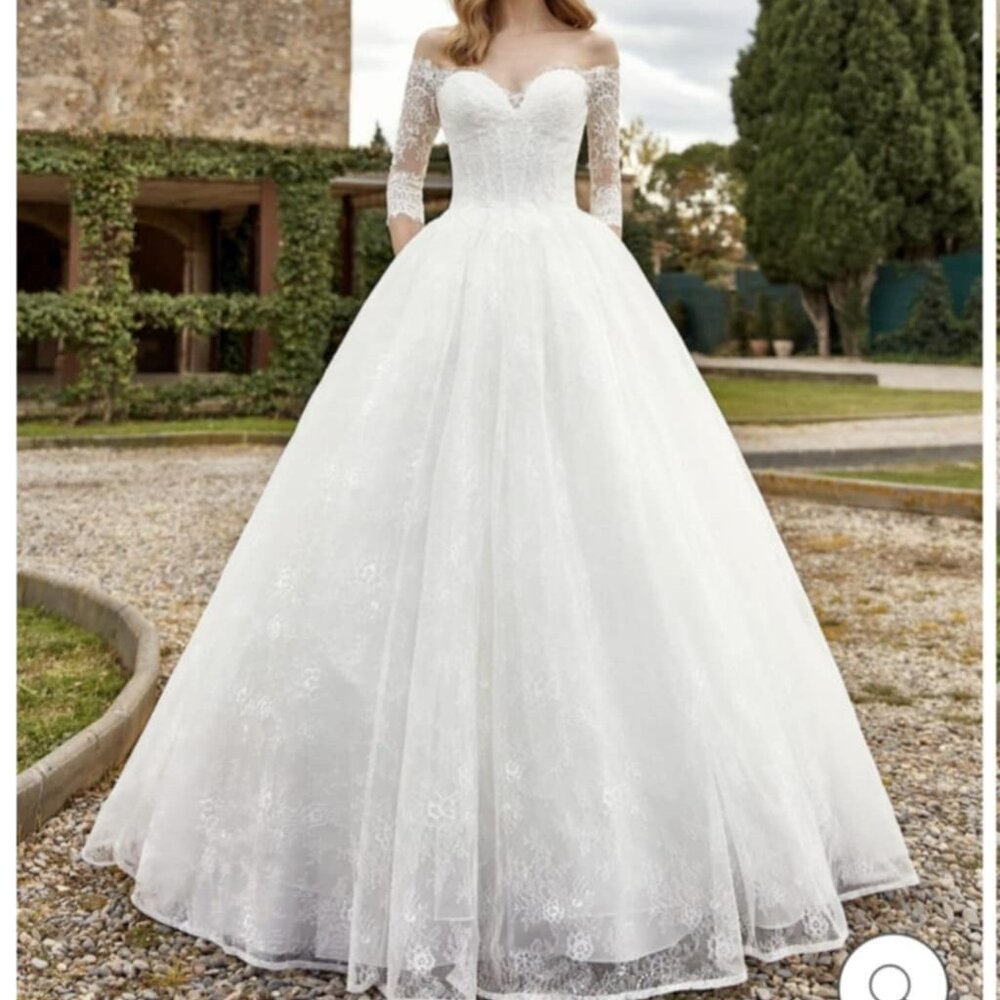 St. Patrick "Garnet" Wedding Gown (Unaltered)